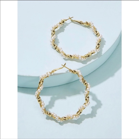 BABY PEARL & GOLD HOOP SPIRAL EARRINGS 2” ROUND - Picture 2 of 4